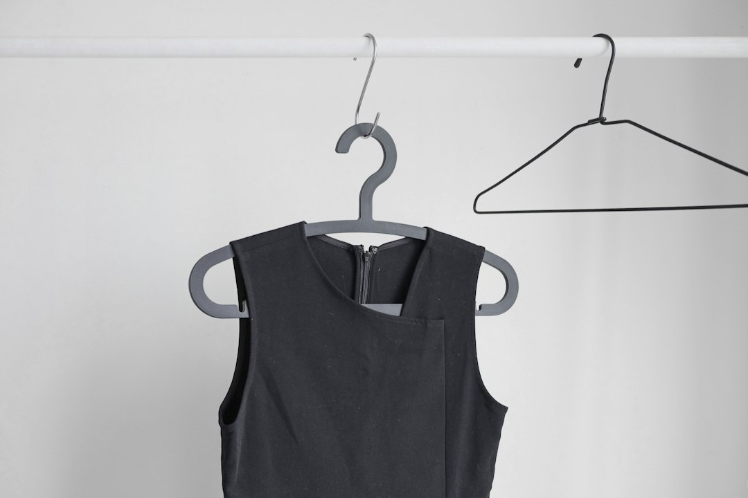 喪中・忌中に急な葬儀！ドンキで喪服は買えるか？メンズ・レディースの取扱状況と急ぎの代替案を解説