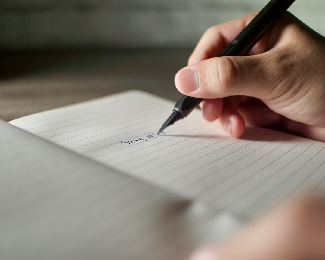 遺言書の書き方と種類｜自筆証書・公正証書の違いと正しい作り方